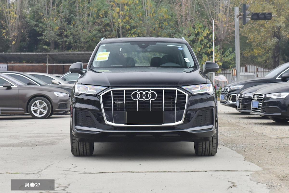 预算60万买豪华suv,林肯飞行家对比奥迪q7,究竟谁更胜一筹?