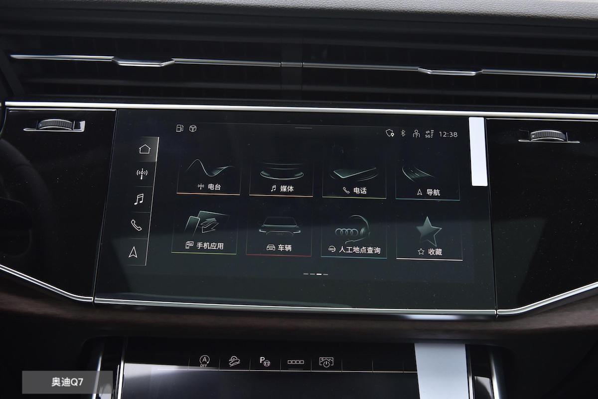 预算60万买豪华suv,林肯飞行家对比奥迪q7,究竟谁更胜一筹?