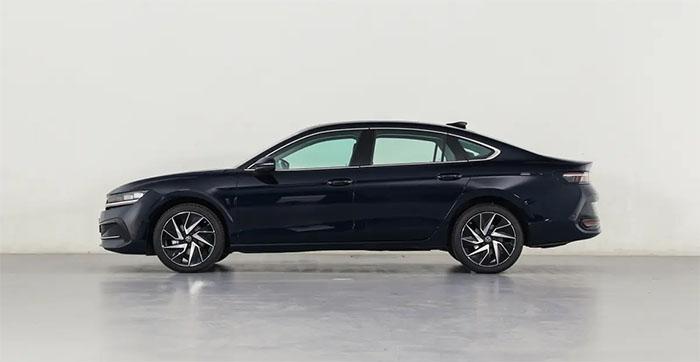 内外饰更新,配1.5t和2.0t动力,新一代一汽-大众迈腾正式亮相