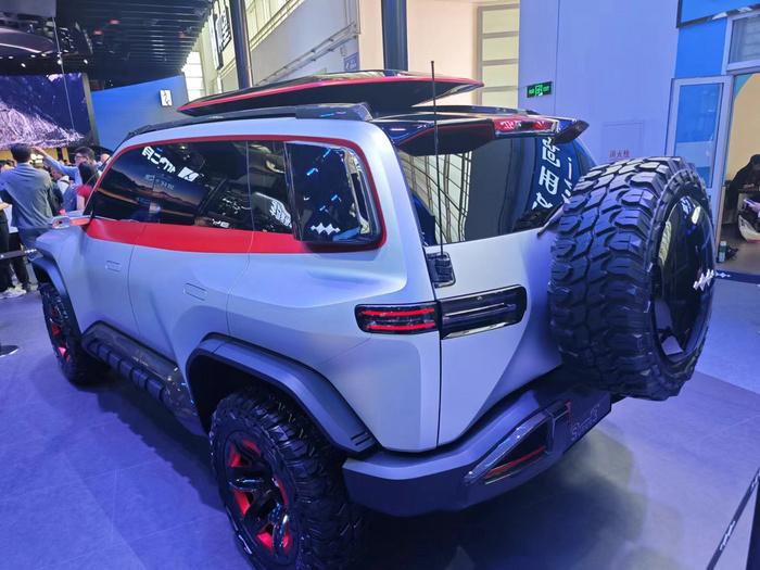 方程豹就不做普通的车,豹8、豹9、super 3亮相车展
