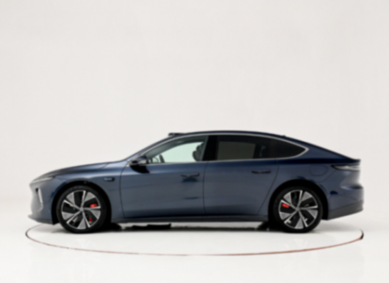 2024年北京车展,蔚来发布新车,长5米1多,纯电续航超1000km