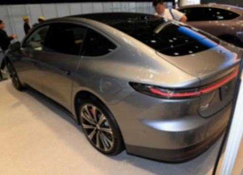 2024年北京车展,蔚来发布新车,长5米1多,纯电续航超1000km