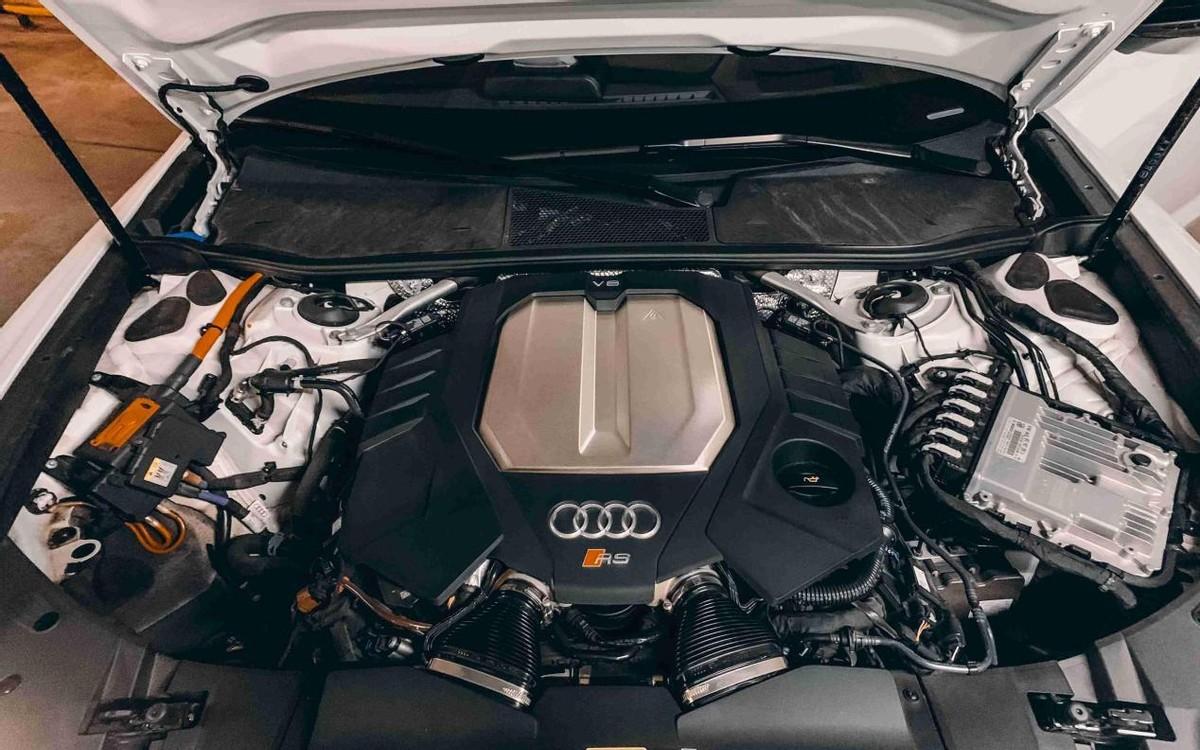 试驾奥迪rs 6 avant,这一脚油门的心跳,像极了爱情