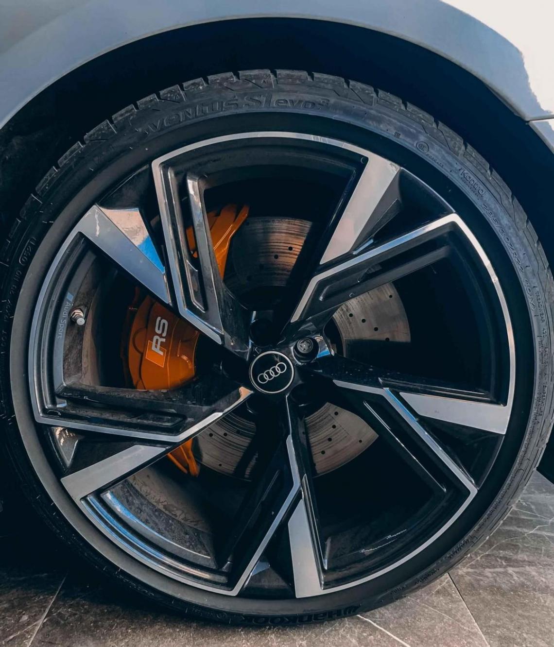 试驾奥迪rs 6 avant,这一脚油门的心跳,像极了爱情