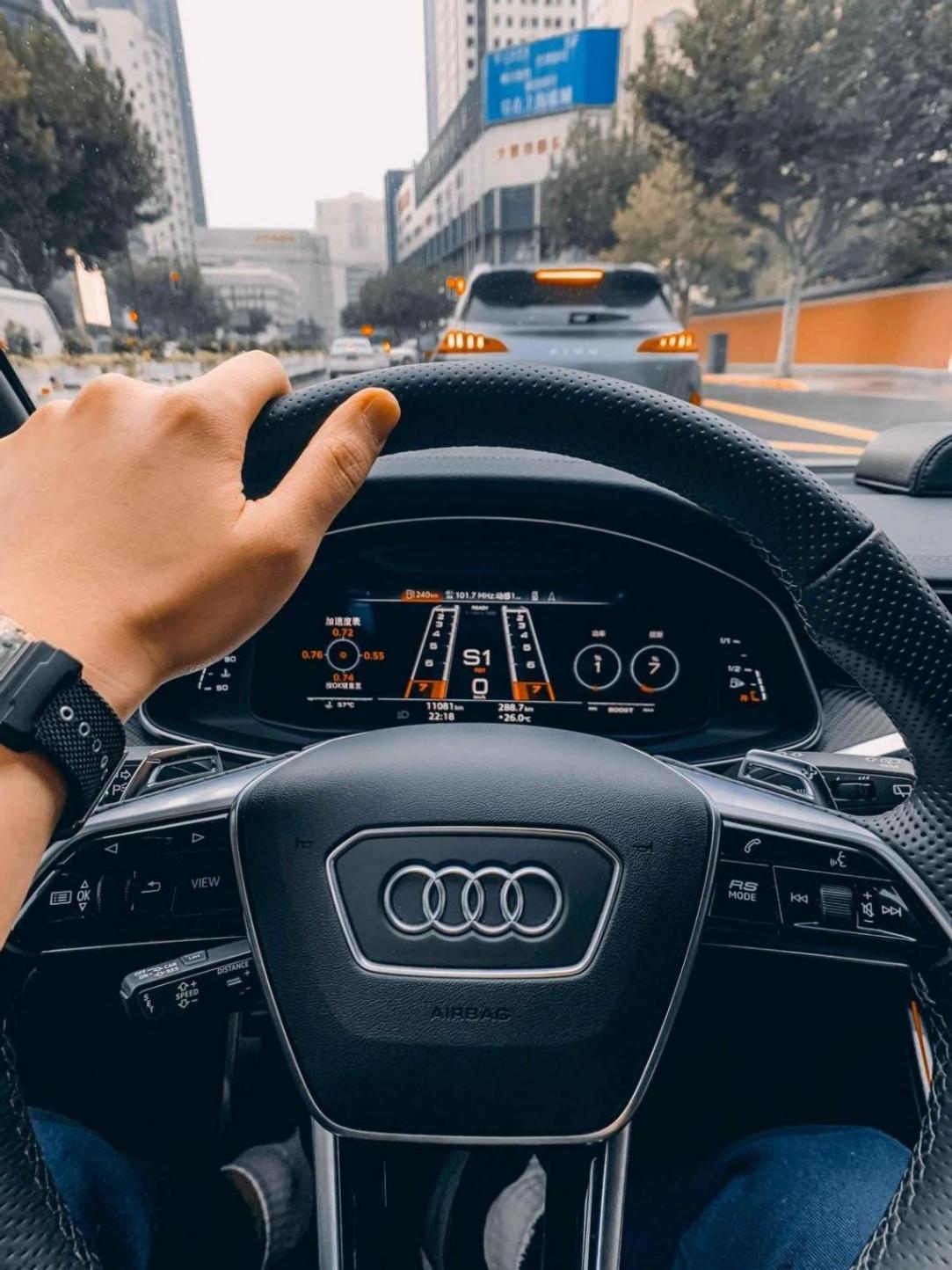 试驾奥迪rs 6 avant,这一脚油门的心跳,像极了爱情