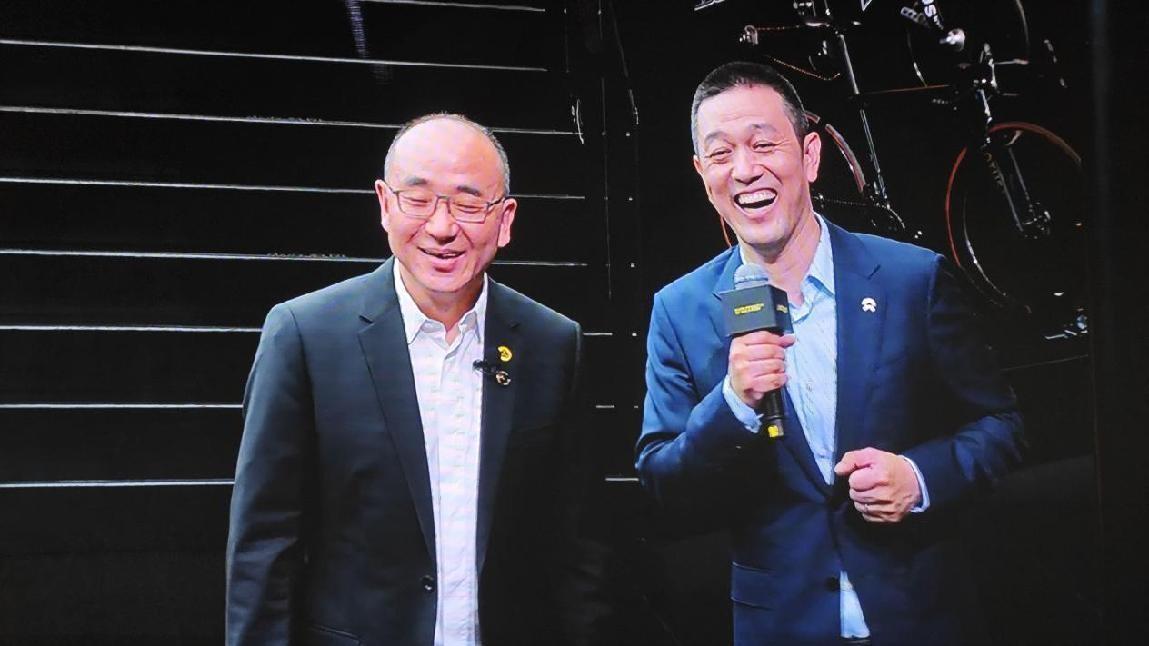 北京车展实拍特斯拉emeya,对比保时捷taycan,谁更值得买?