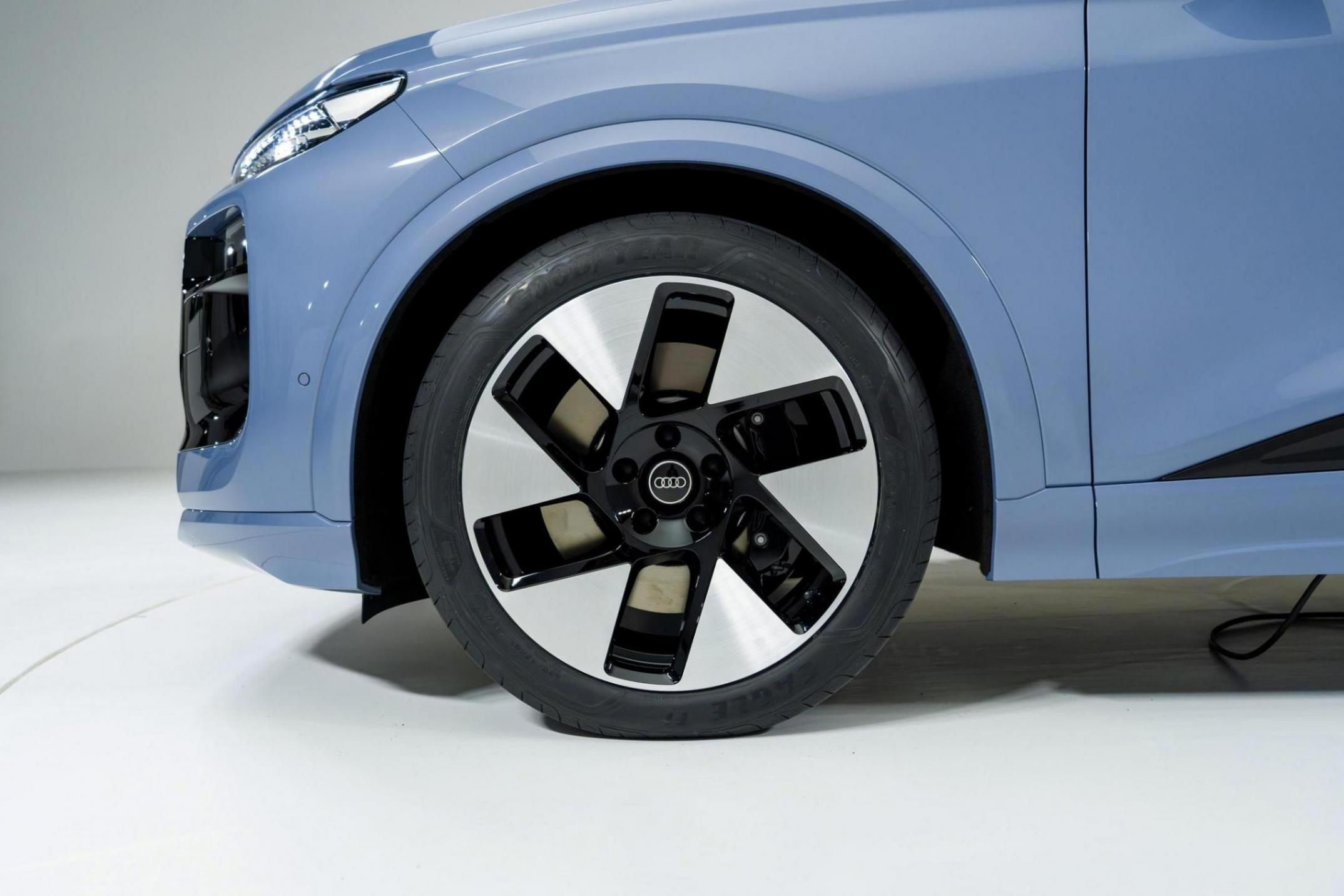 来自奥迪一汽ppe平台的纯电中型suv,全新奥迪q6l e-tron解析