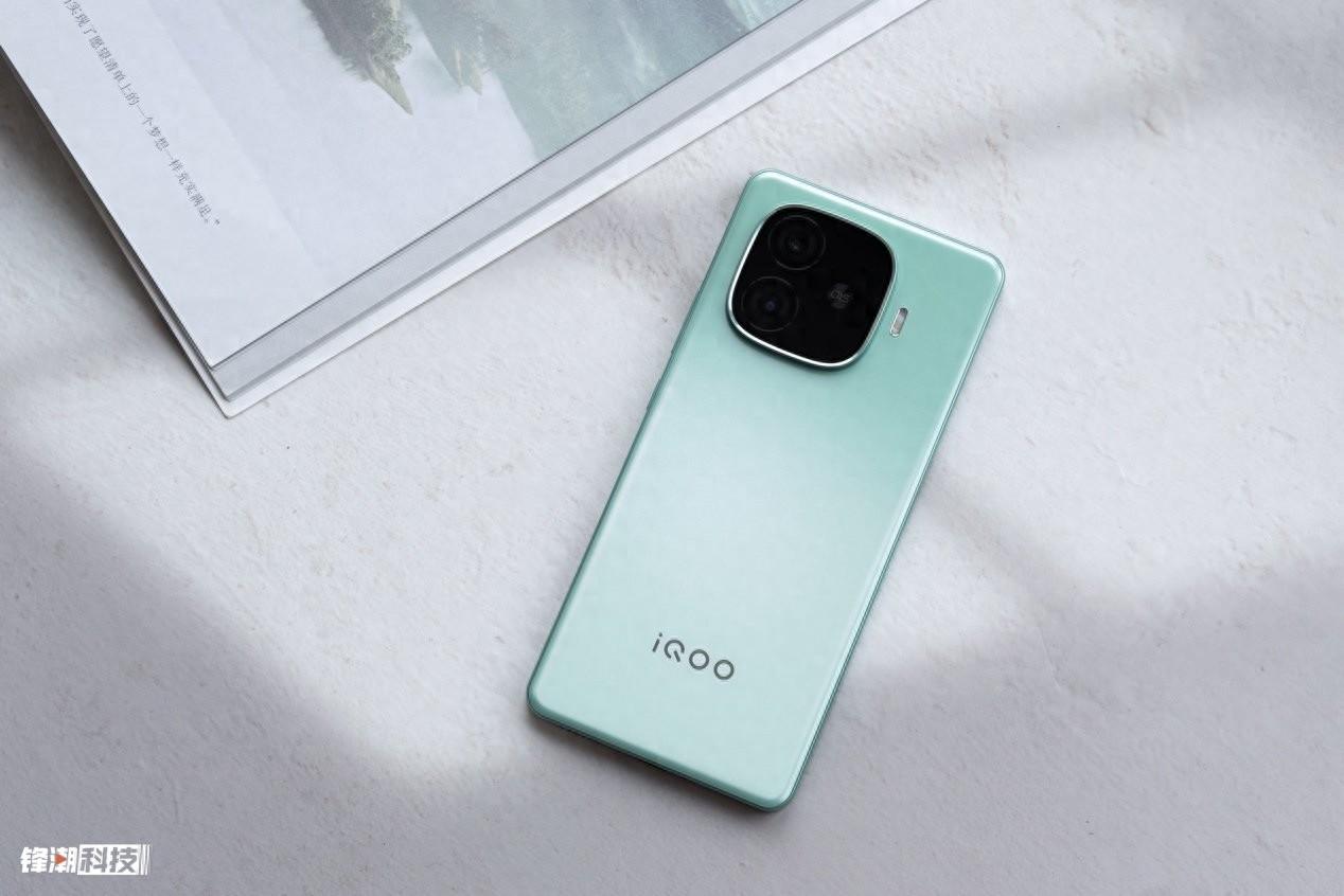 6000mah 竟能如此轻薄,iqoo z9 turbo评测