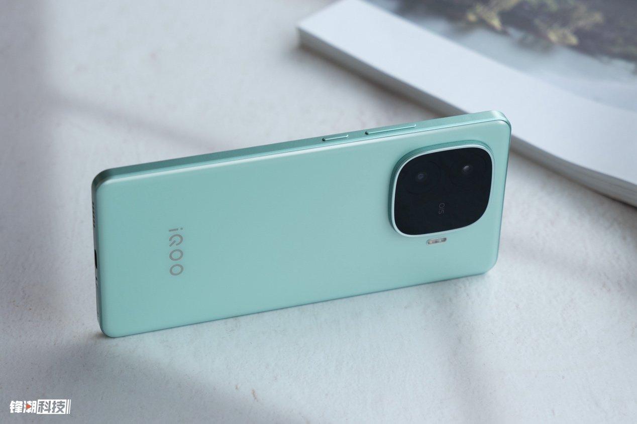 6000mah 竟能如此轻薄,iqoo z9 turbo评测