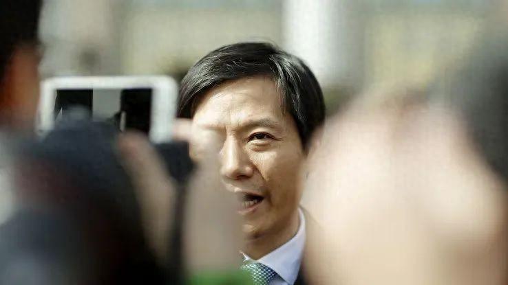 小米将手机行业推向“历史性抉择