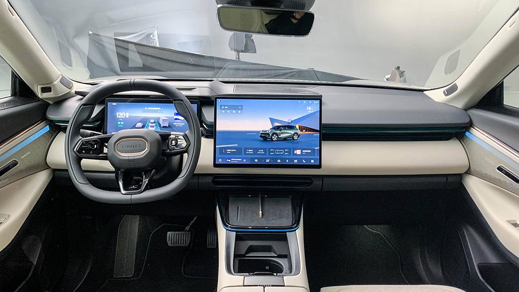 想买辆高品质新能源suv? 选岚图free还是领克08