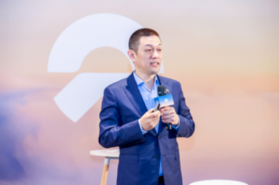 一台et7行政版,发掘出蔚来的“社会共识”