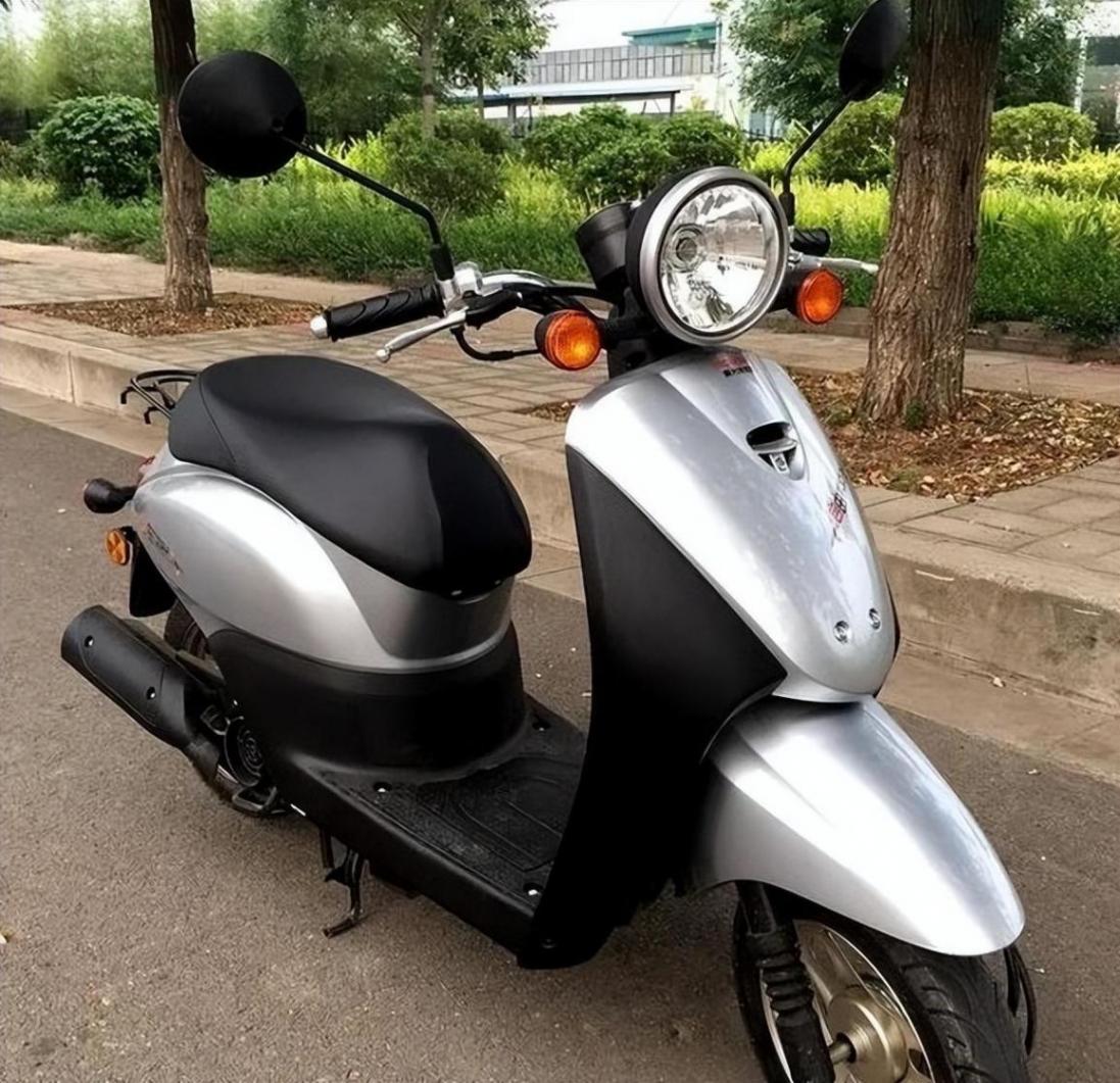 售价8580!续航可达220km,新大洲本田ns110l有哪些过人之处?