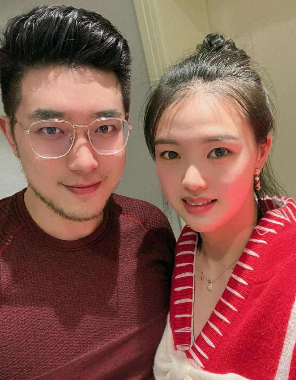 沈梓捷新疆自驾游,陪同女友,李慕豪也来了,或是投奔恩师邱彪?