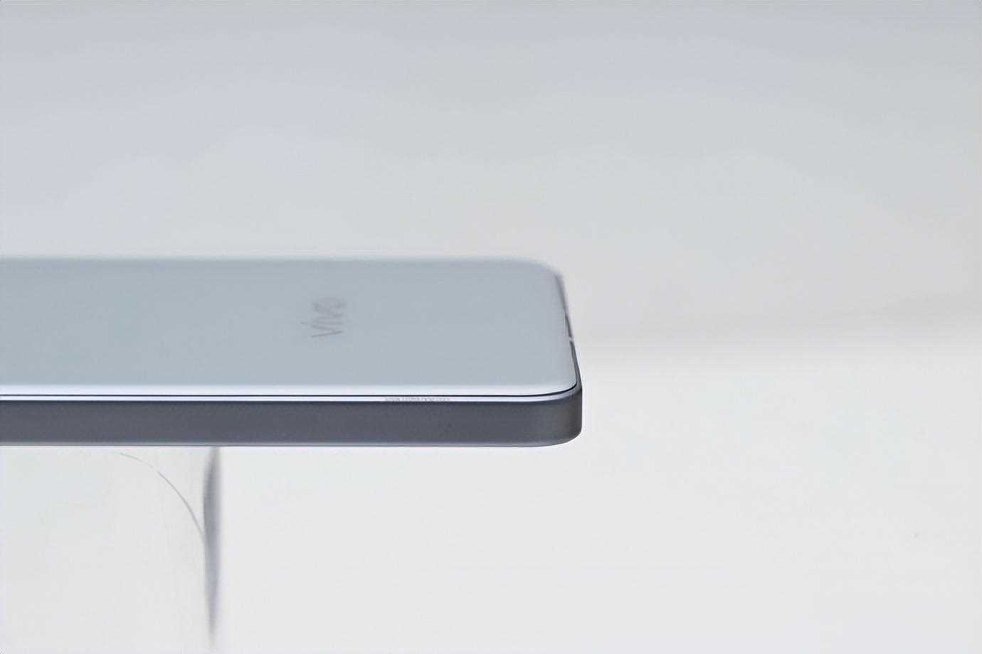 vivo x100s真机泄漏,颜值提升、更轻薄,还是性能爆炸