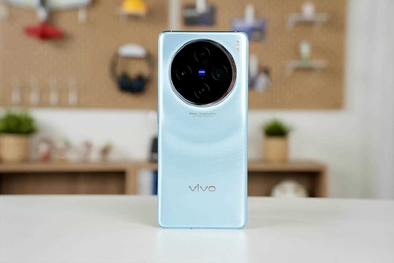 vivo x100s真机泄漏,颜值提升、更轻薄,还是性能爆炸