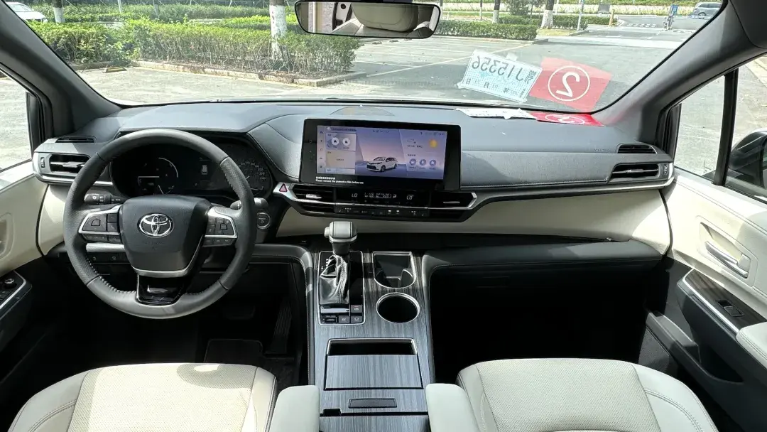 别克gl8 phev和丰田赛那,谁才是35万中大型mpv最优选?