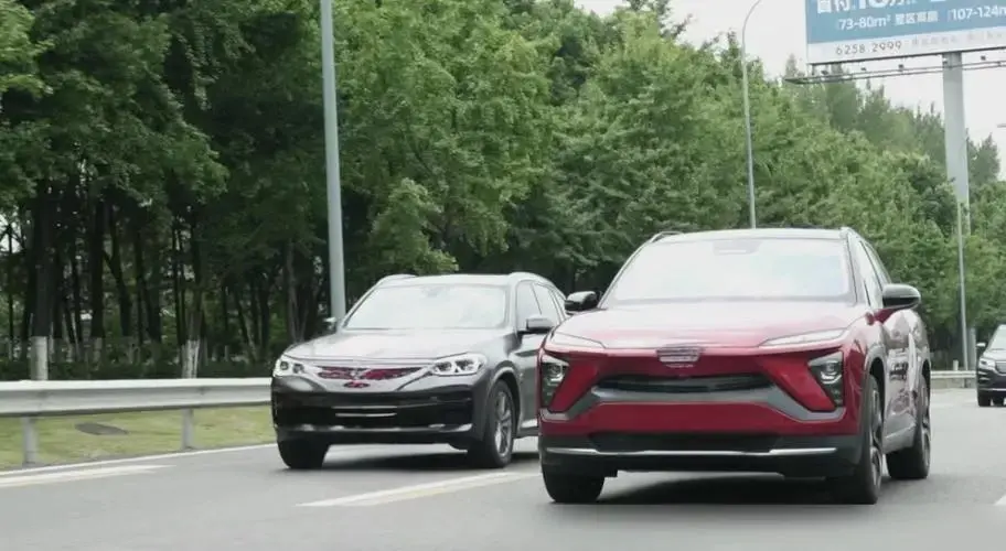 未来是电车“卷土重来”?还是油车“永不落幕”?历史早给出答案