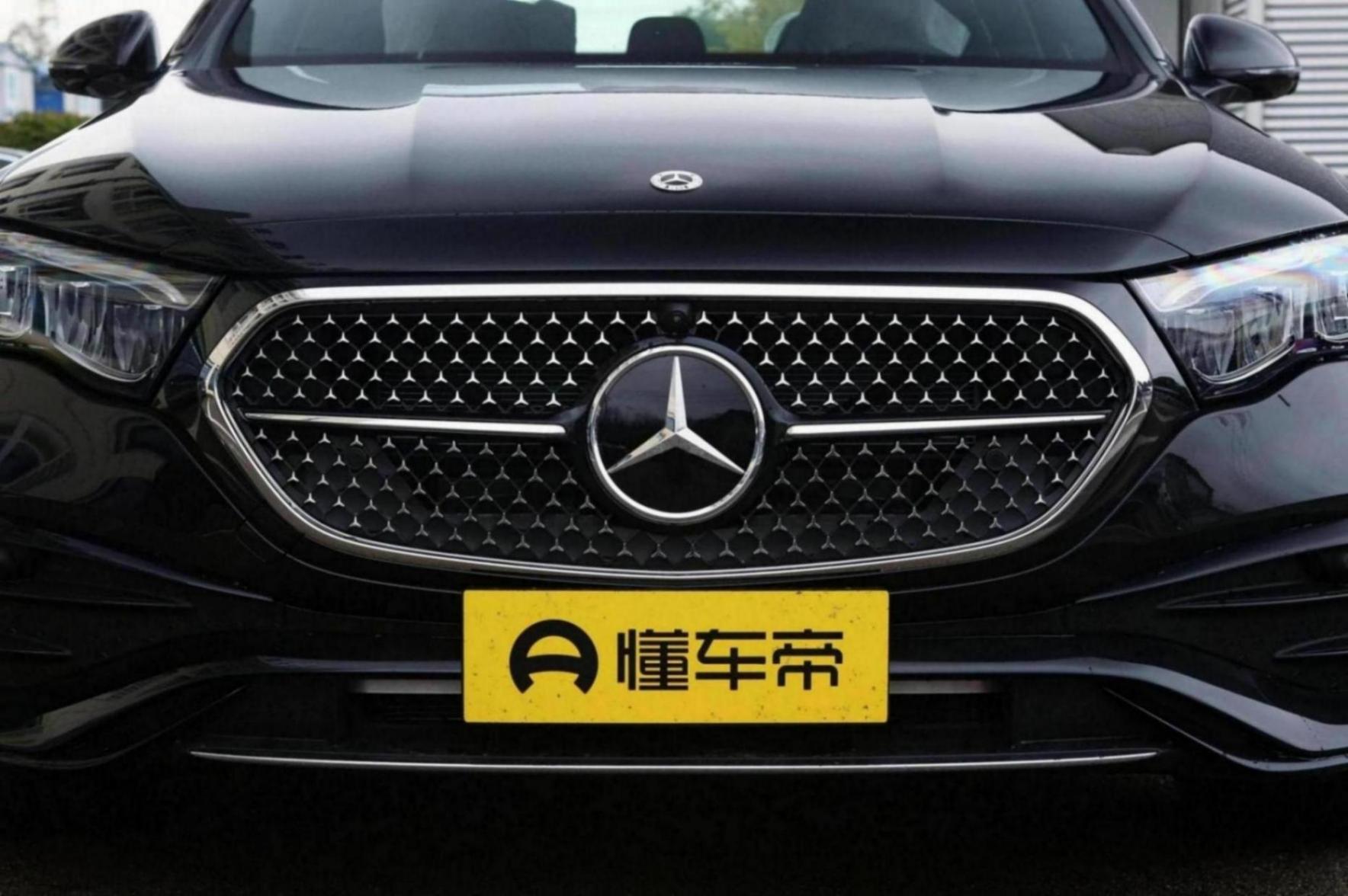 奔驰也玩性价比?新款奔驰e级升级不小,难怪月销能破万,真值!