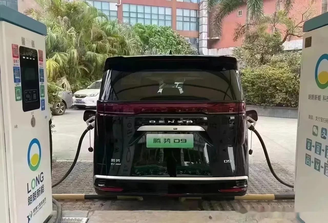 开过别克gl8和腾势d9,才明白与丰田格瑞维亚的差距
