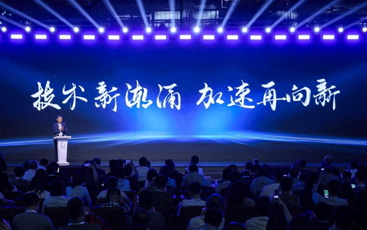 一只脚登上世界混动大舞台,自主品牌荣威成技术反向输出排头兵