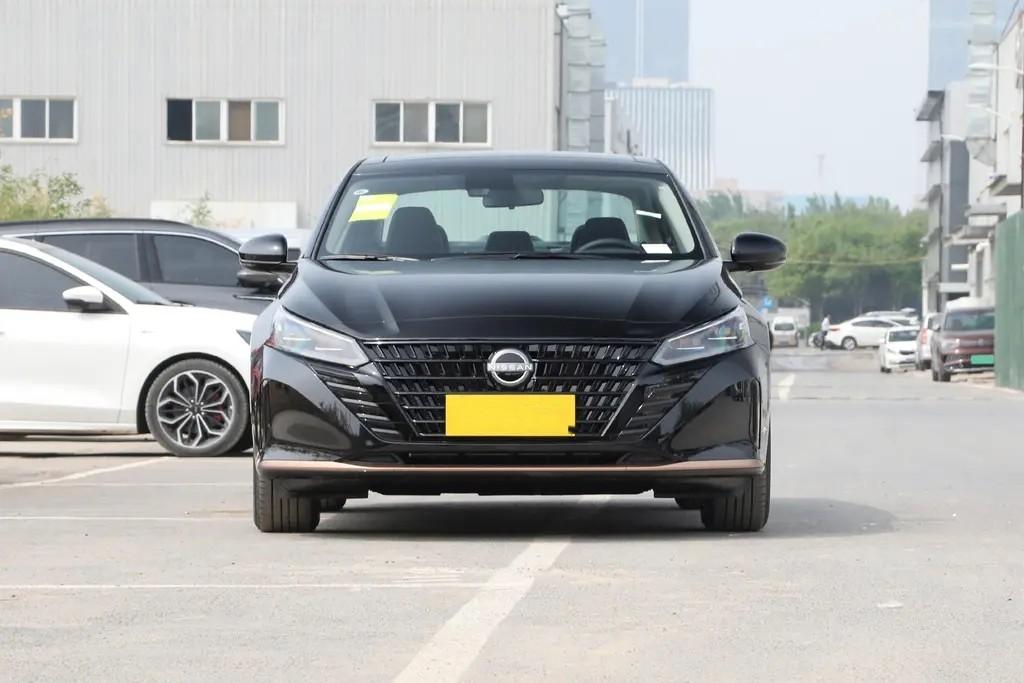 想买日系b级车,本田雅阁和日产天籁,究竟该如何选择?