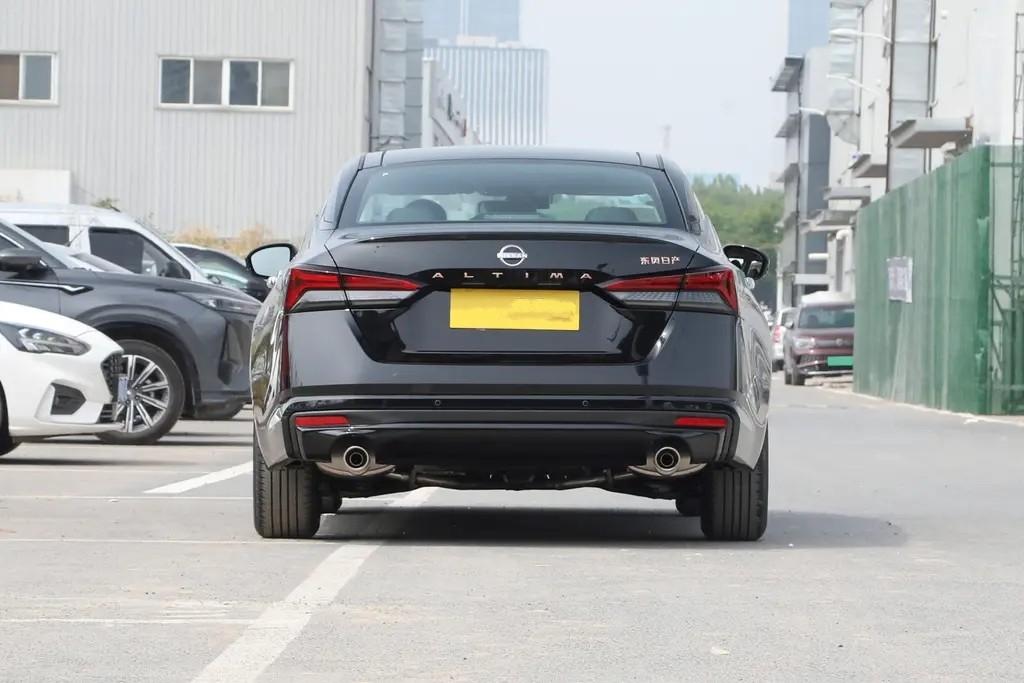 想买日系b级车,本田雅阁和日产天籁,究竟该如何选择?