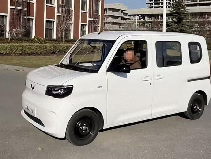 配双侧滑门,续航201km,五菱之光ev现身街头,还支持快充